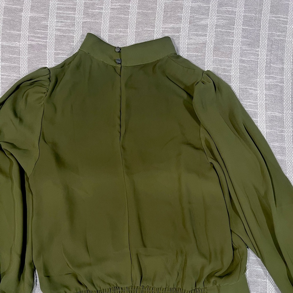 ANN TAYLOR olive green blouse button